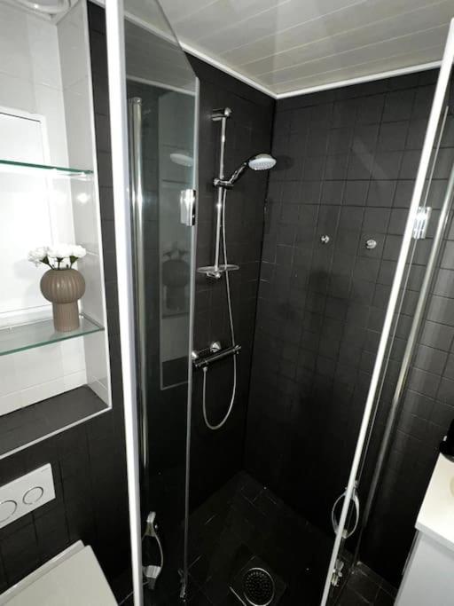 Cozy Penthouse Loft - Near The Airport Apartamento Vantaa Exterior foto